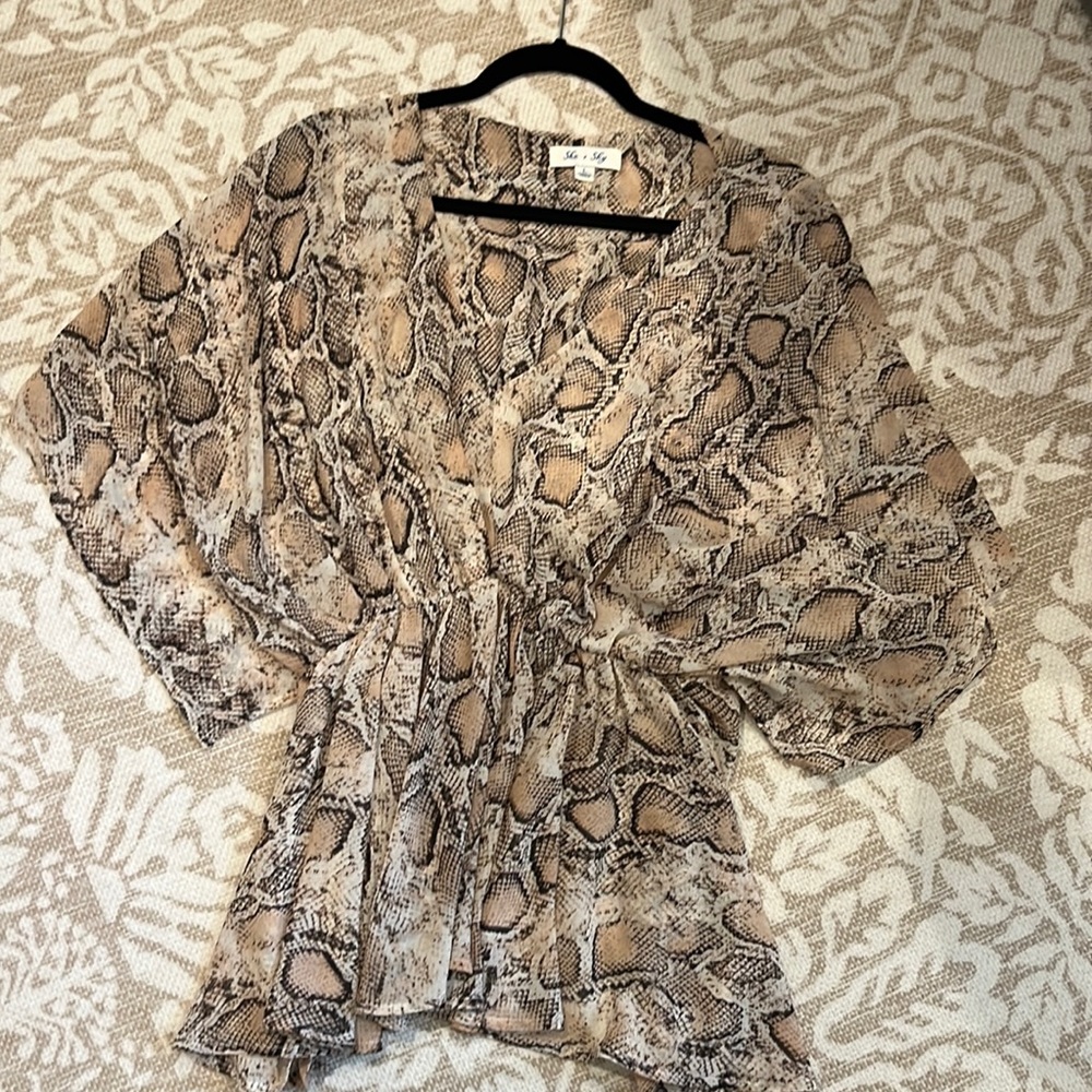 Beautiful flowy top
